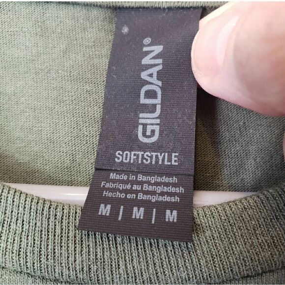 ADIRONDACKS Gildan Graphic Tee Army Green Unisex Medium - Picture 3 of 5